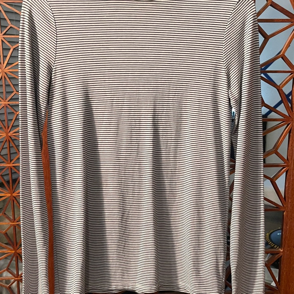 Shirt - Picture 2 of 7